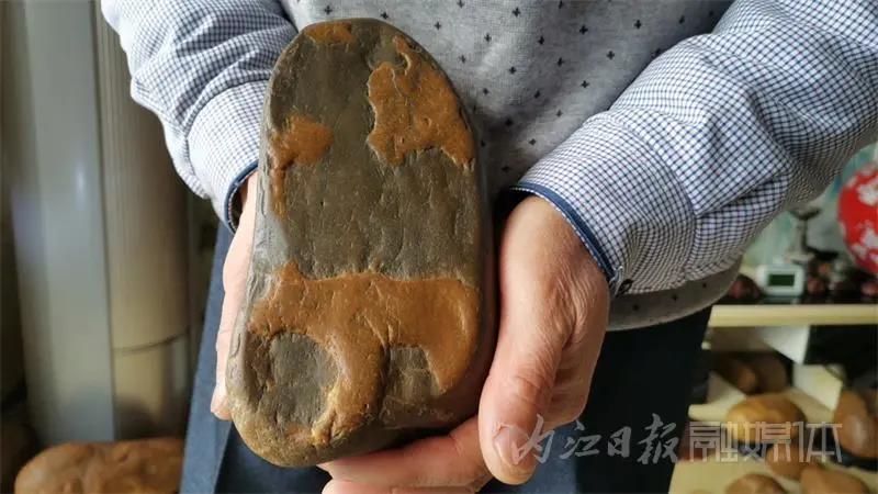 數(shù)噸沱江大千玉驚艷亮相！內(nèi)江這位收藏家被稱為“收藏宗師”(圖10)