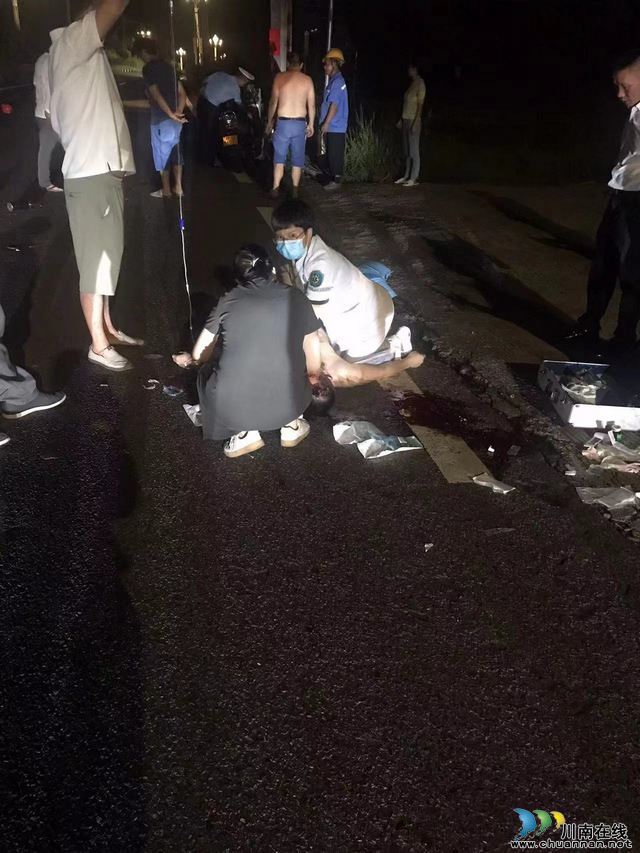 【突發(fā)】路遇車禍，護士小姐姐挺身而出